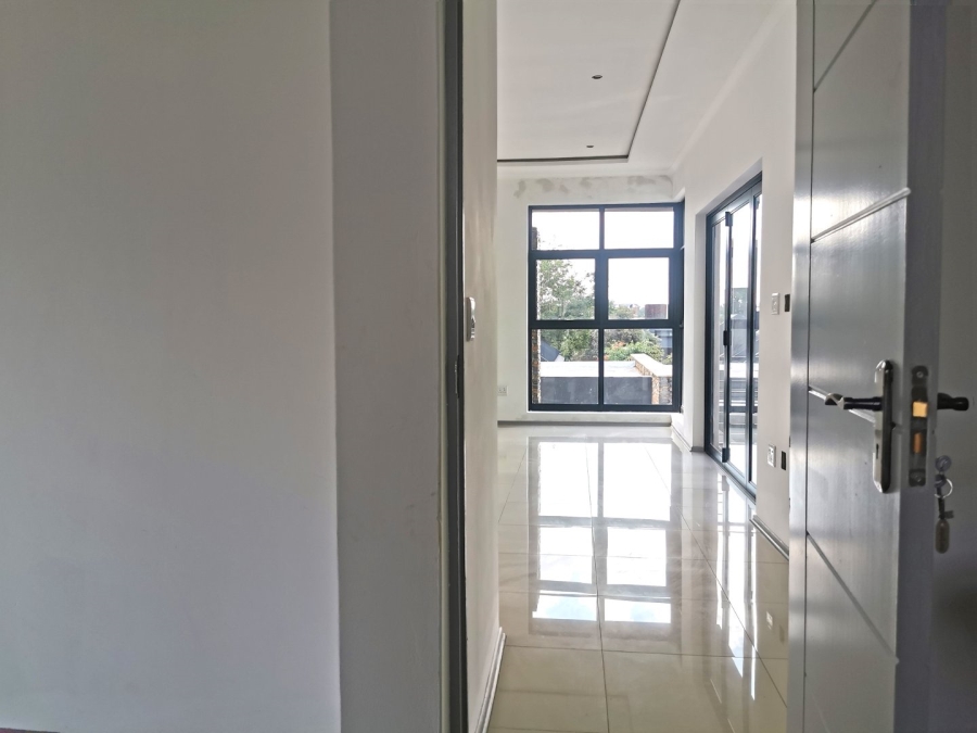 5 Bedroom Property for Sale in Serengeti Lifestyle Estate Gauteng