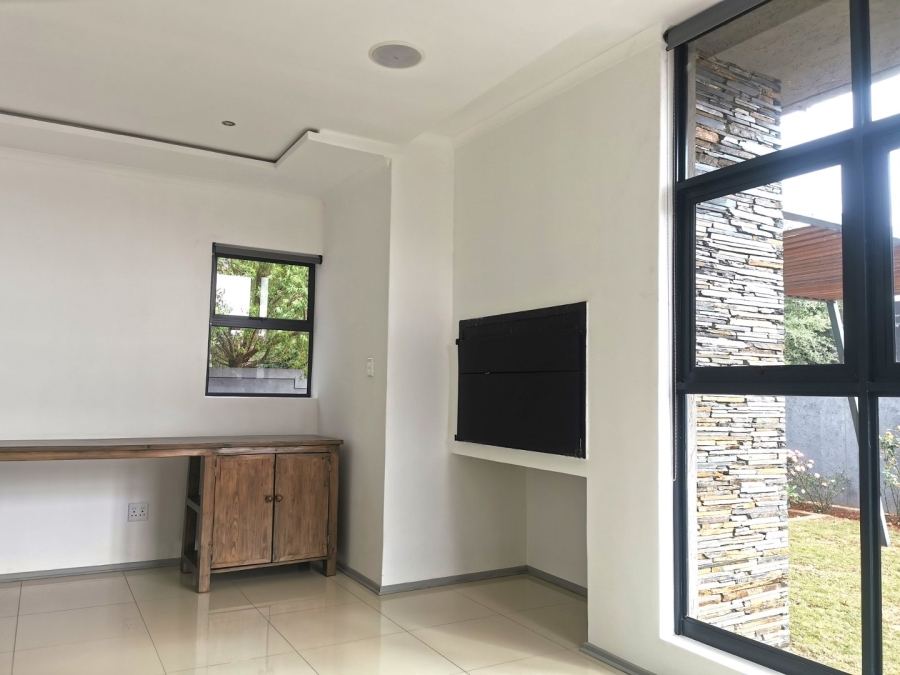 5 Bedroom Property for Sale in Serengeti Lifestyle Estate Gauteng