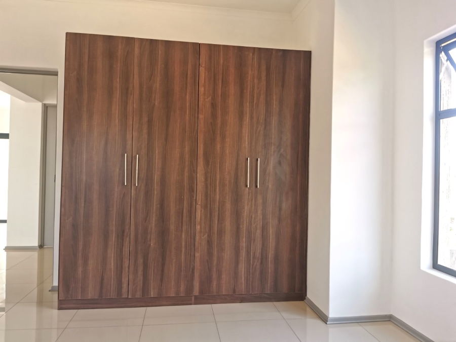 5 Bedroom Property for Sale in Serengeti Lifestyle Estate Gauteng