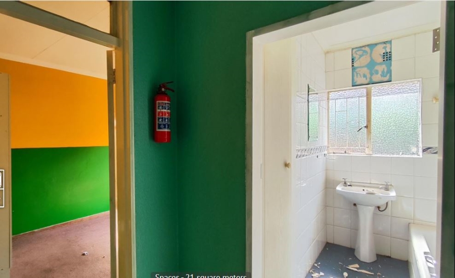 5 Bedroom Property for Sale in Glen Marais Gauteng