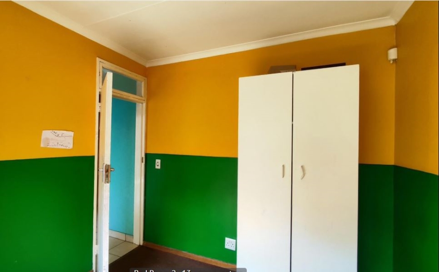 5 Bedroom Property for Sale in Glen Marais Gauteng