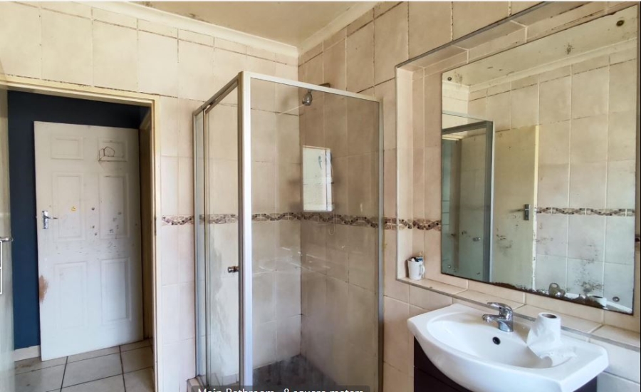 5 Bedroom Property for Sale in Glen Marais Gauteng