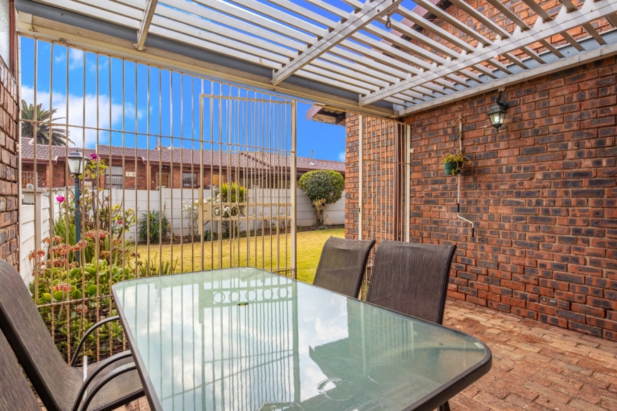 2 Bedroom Property for Sale in Eden Glen Gauteng