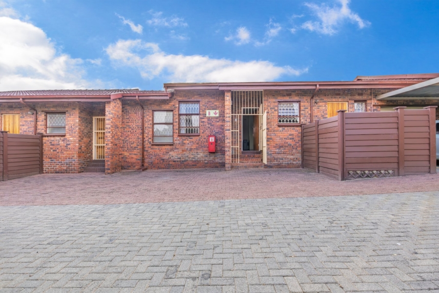 2 Bedroom Property for Sale in Eden Glen Gauteng