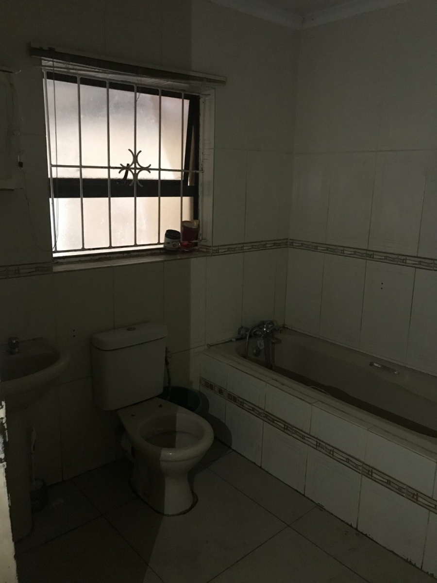  Bedroom Property for Sale in Kagiso Gauteng