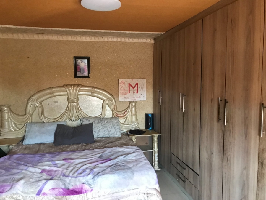  Bedroom Property for Sale in Kagiso Gauteng