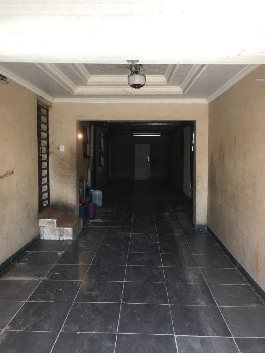  Bedroom Property for Sale in Kagiso Gauteng