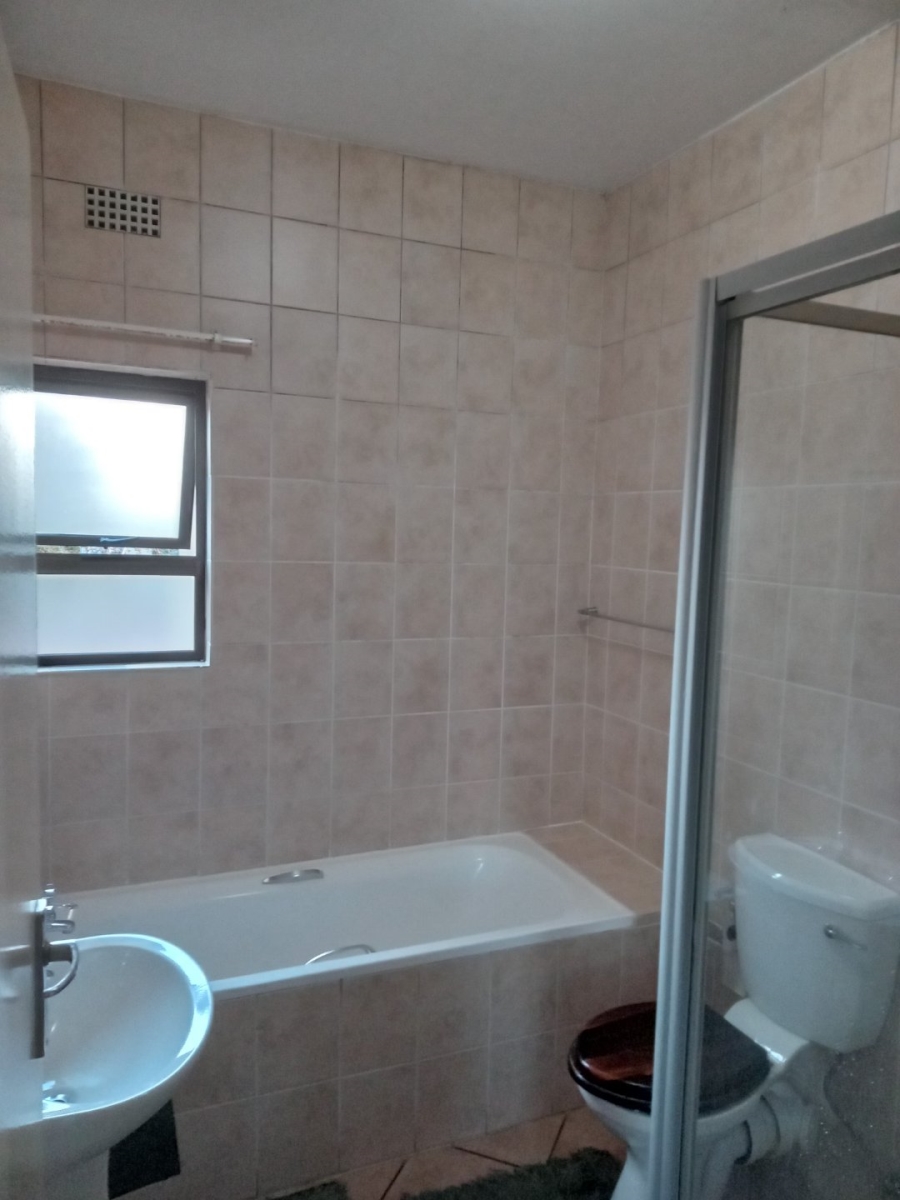 2 Bedroom Property for Sale in Lonehill Gauteng