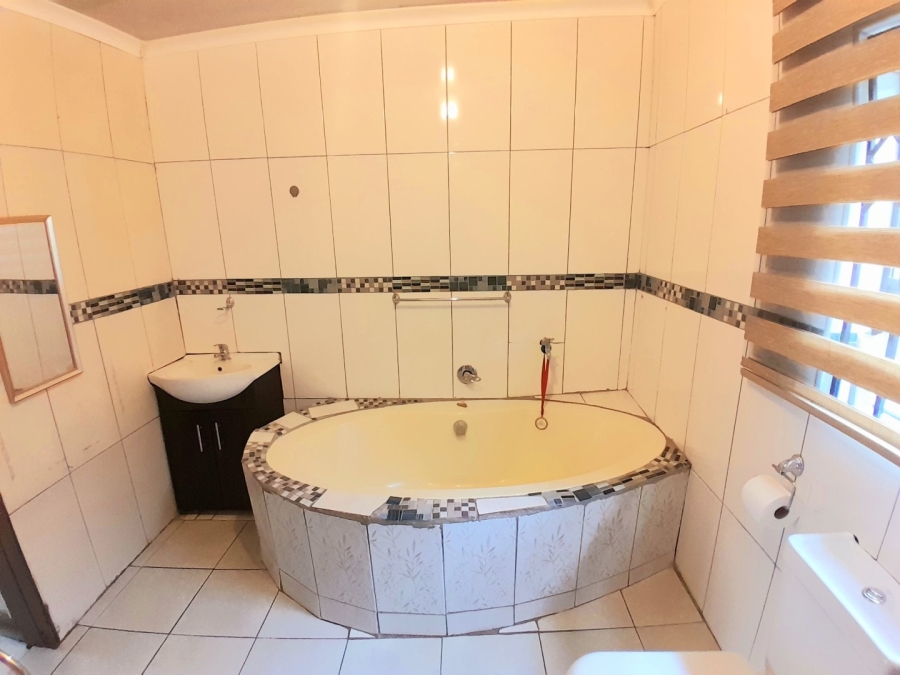4 Bedroom Property for Sale in Klipfontein View Gauteng