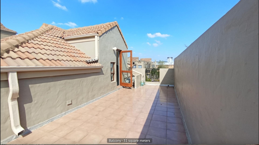 2 Bedroom Property for Sale in Lonehill Gauteng