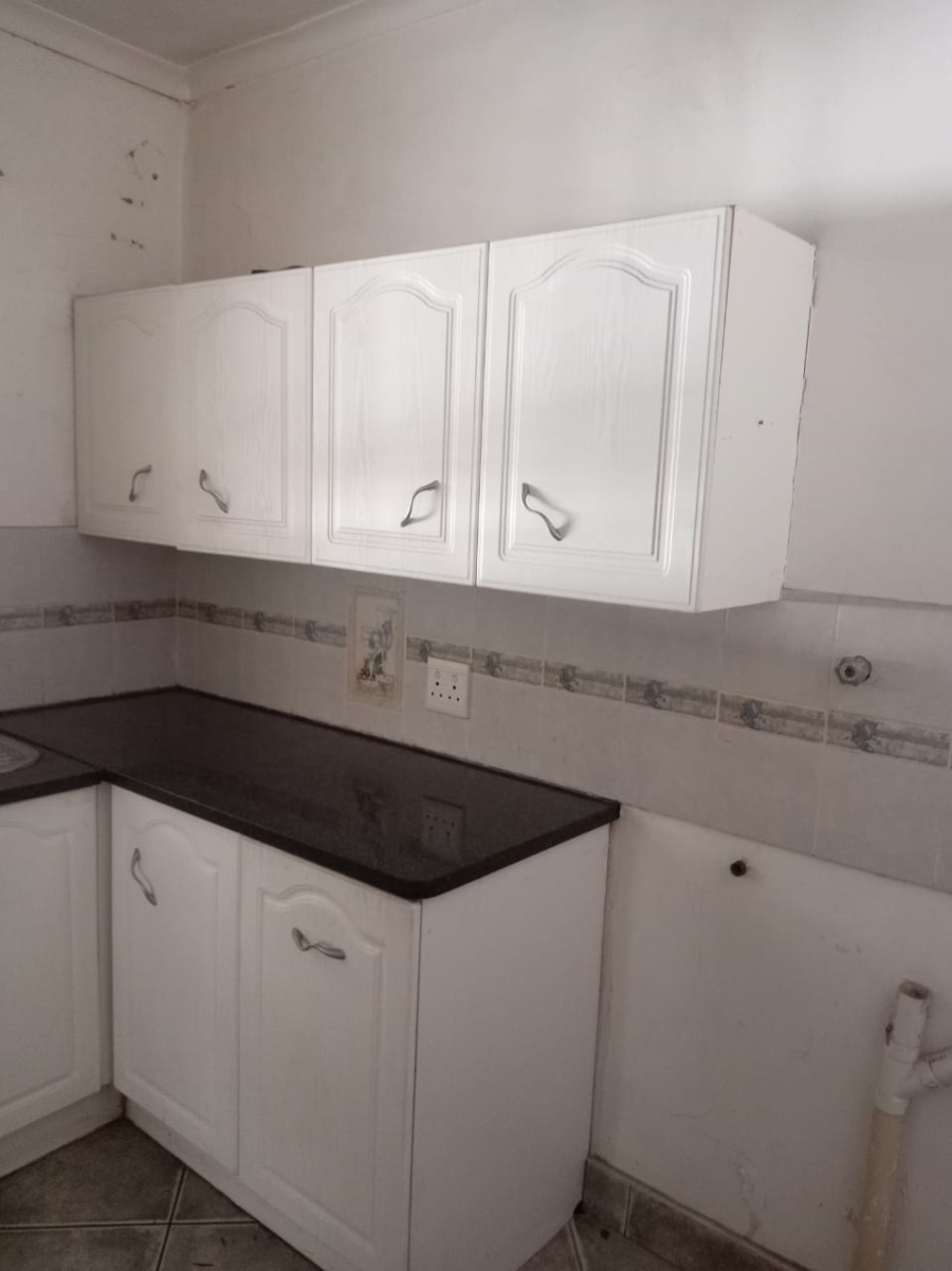 6 Bedroom Property for Sale in Florauna Gauteng