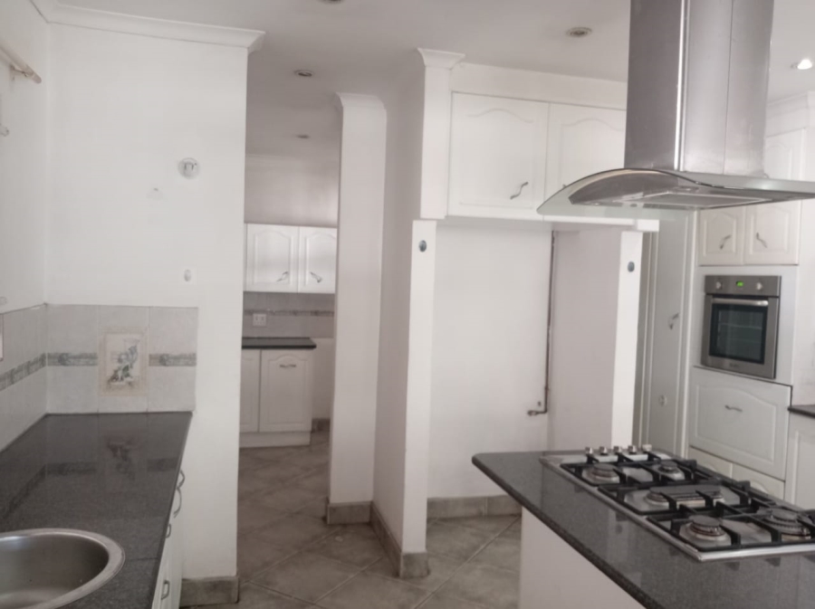 6 Bedroom Property for Sale in Florauna Gauteng
