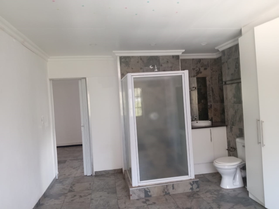 6 Bedroom Property for Sale in Florauna Gauteng