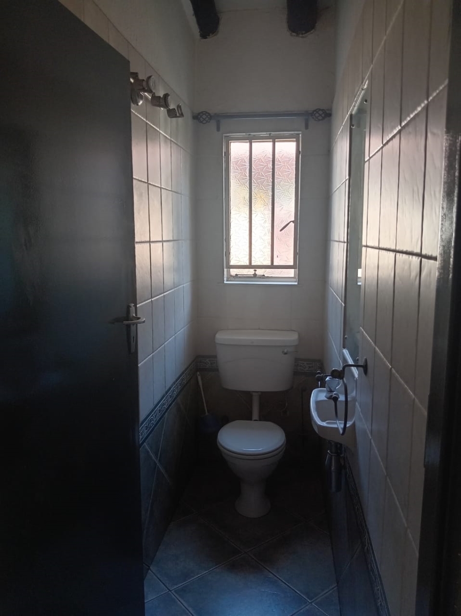 6 Bedroom Property for Sale in Florauna Gauteng