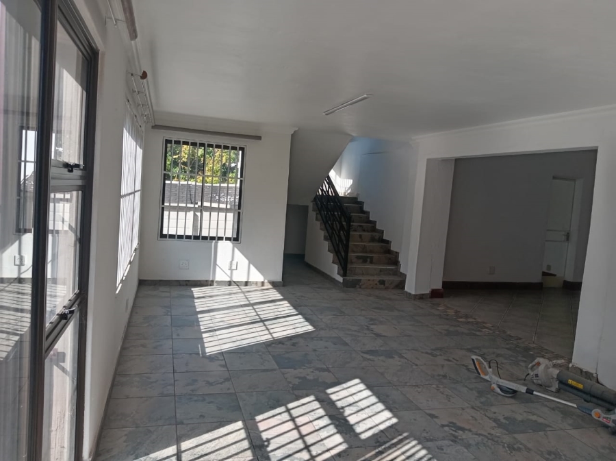 6 Bedroom Property for Sale in Florauna Gauteng