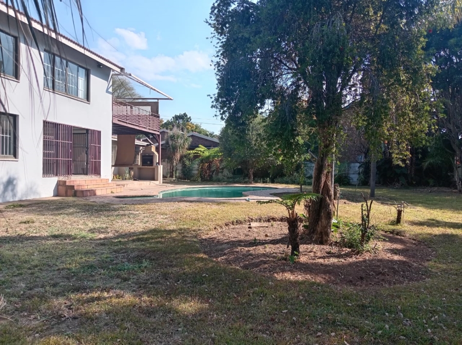 6 Bedroom Property for Sale in Florauna Gauteng