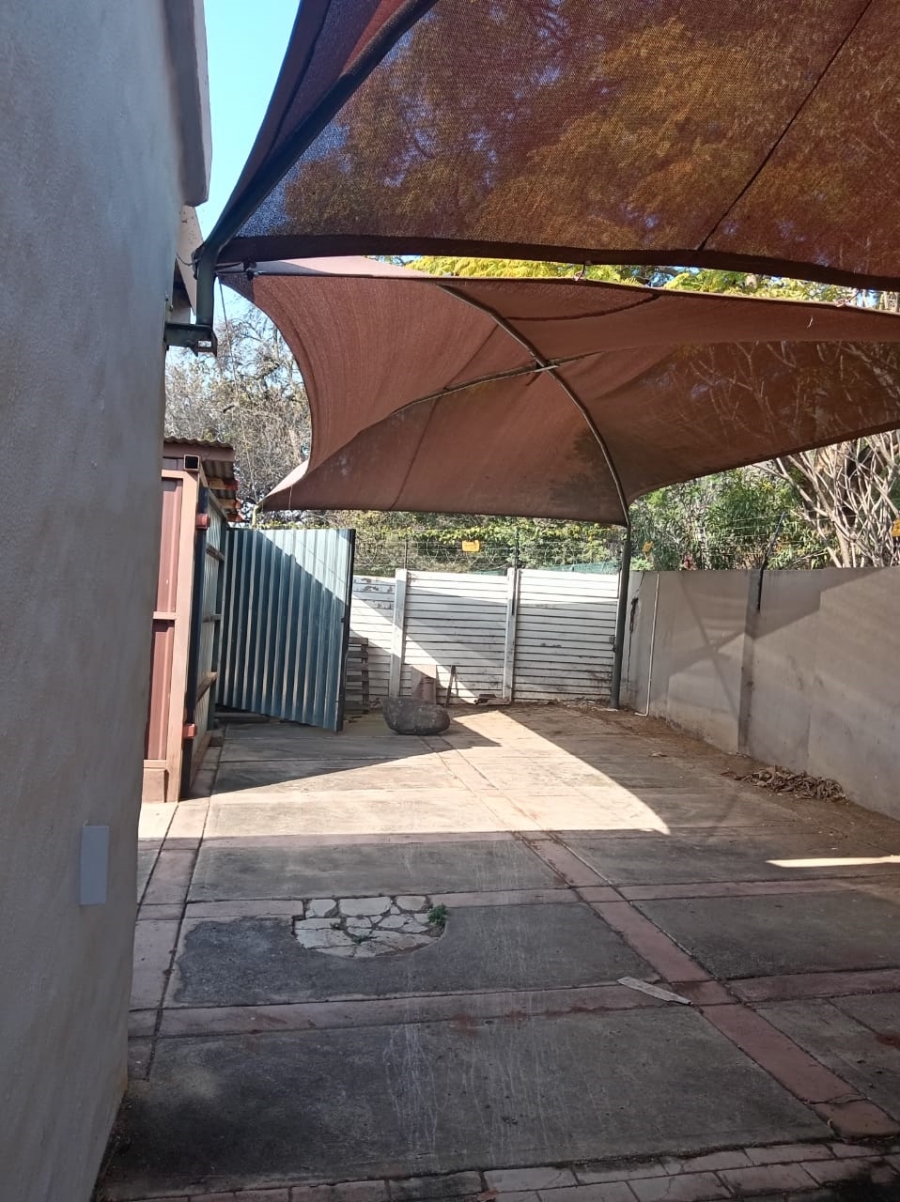 6 Bedroom Property for Sale in Florauna Gauteng