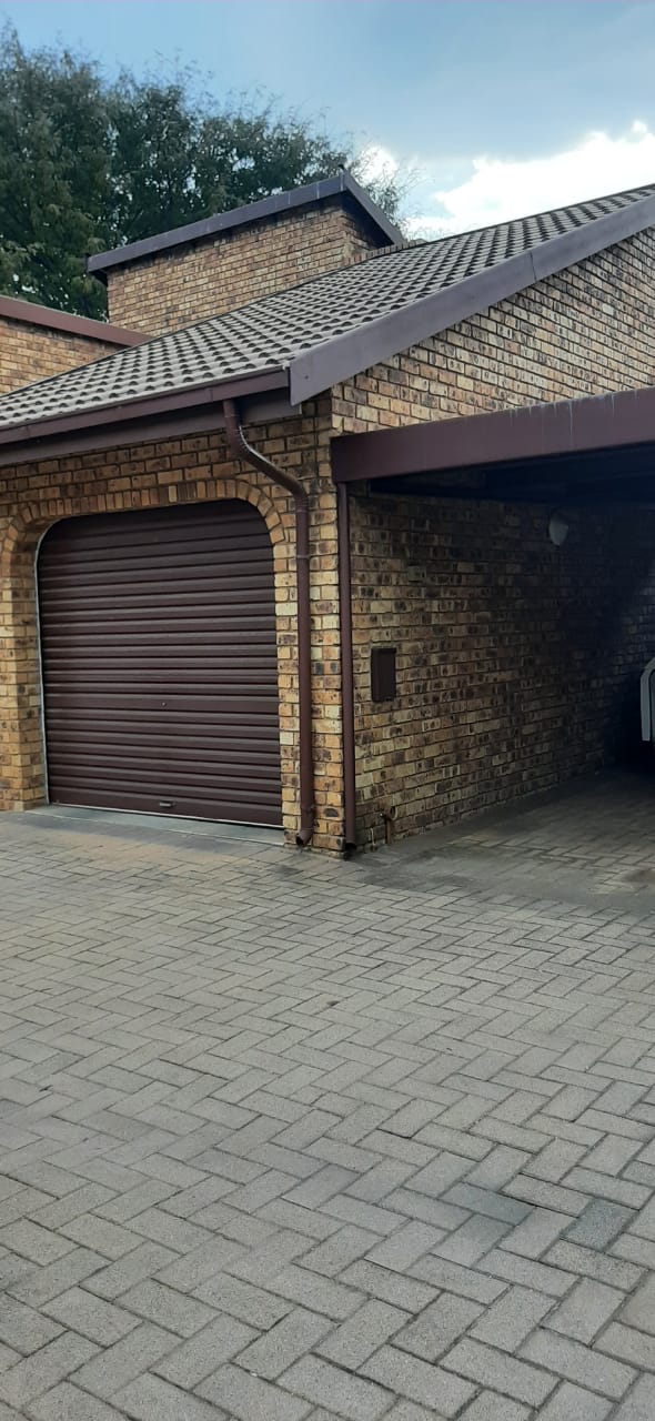 3 Bedroom Property for Sale in Glen Marais Gauteng