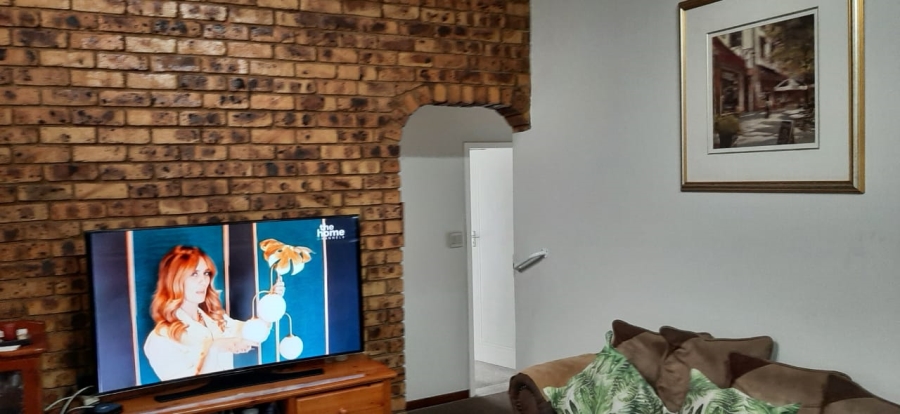 3 Bedroom Property for Sale in Glen Marais Gauteng
