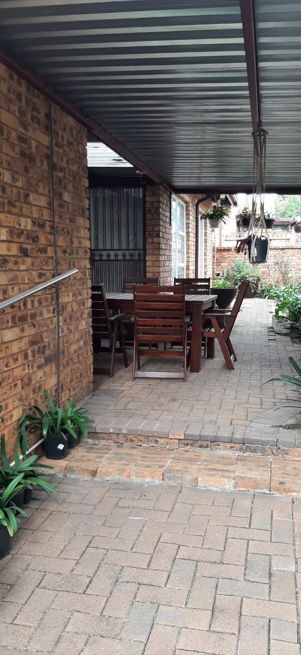 3 Bedroom Property for Sale in Glen Marais Gauteng