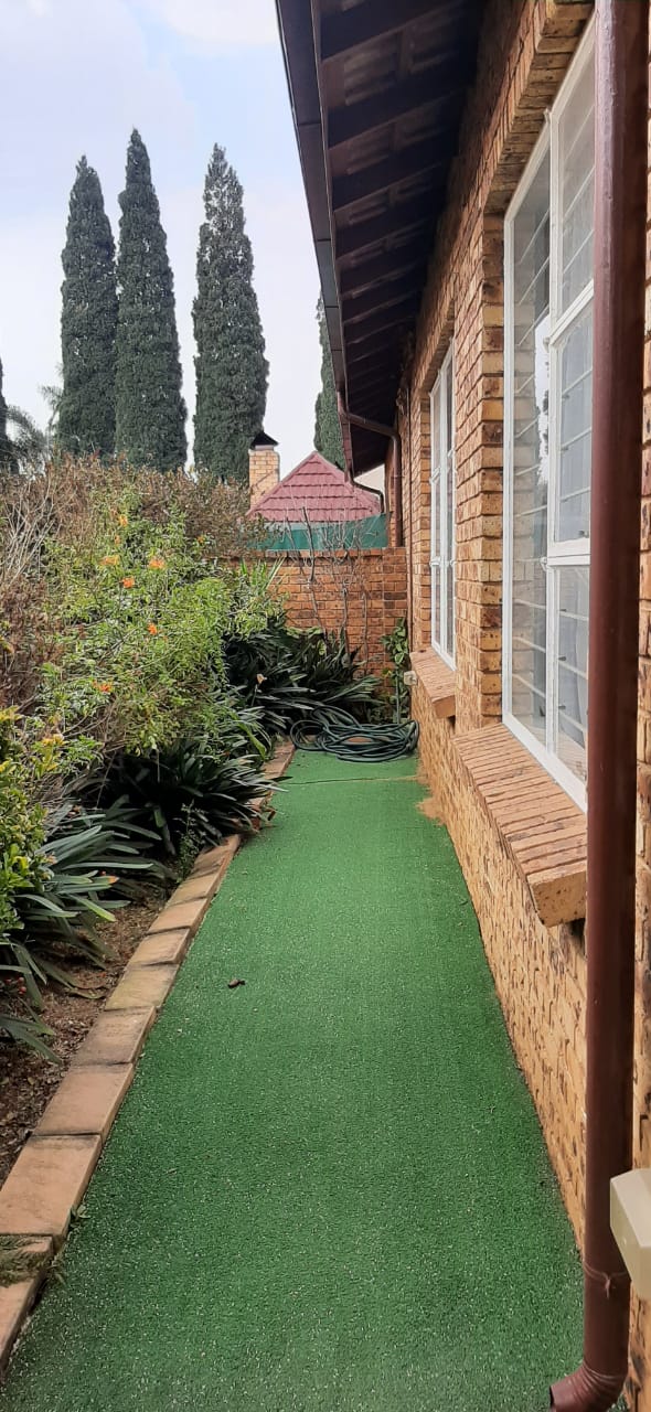 3 Bedroom Property for Sale in Glen Marais Gauteng