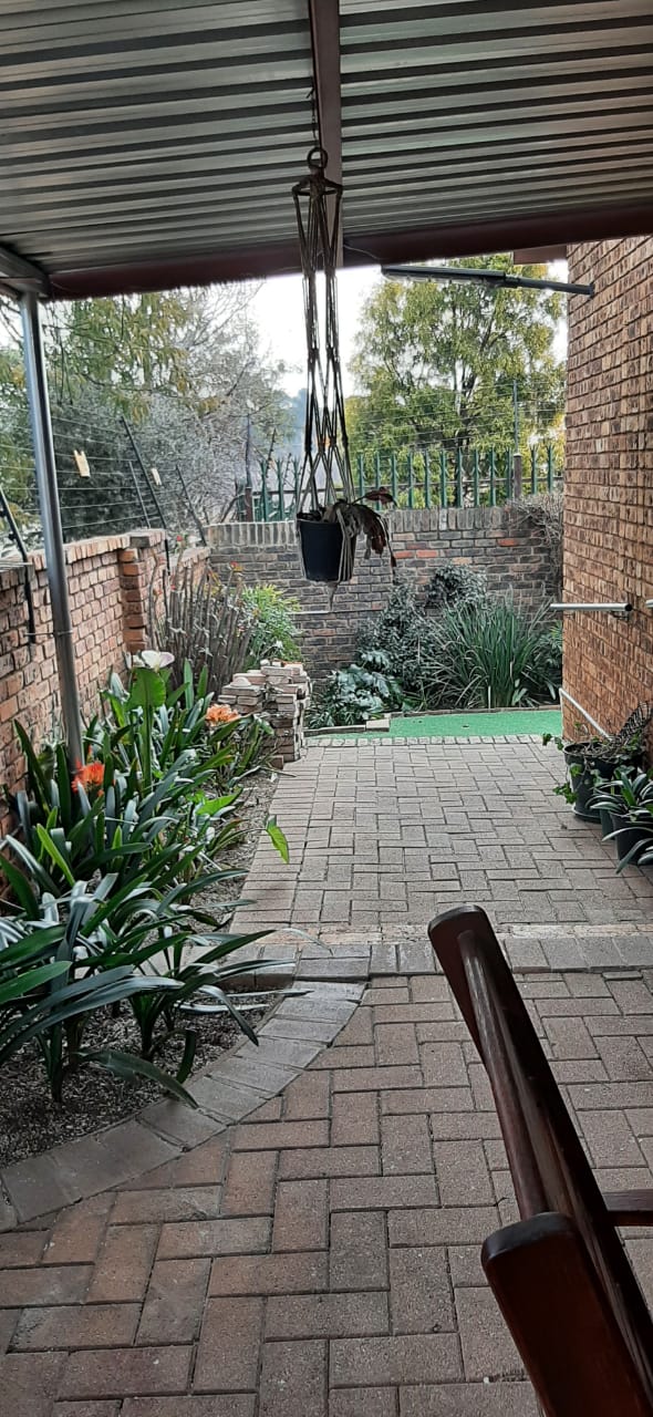 3 Bedroom Property for Sale in Glen Marais Gauteng