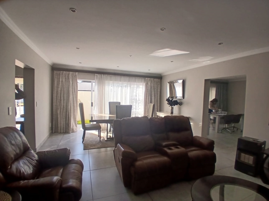 3 Bedroom Property for Sale in Edenvale Central Gauteng