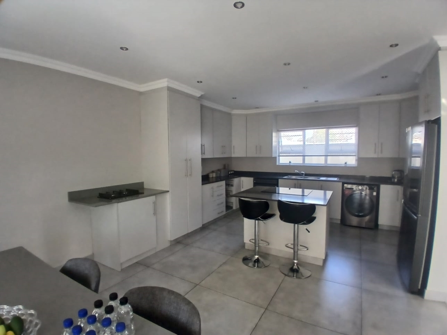 3 Bedroom Property for Sale in Edenvale Central Gauteng