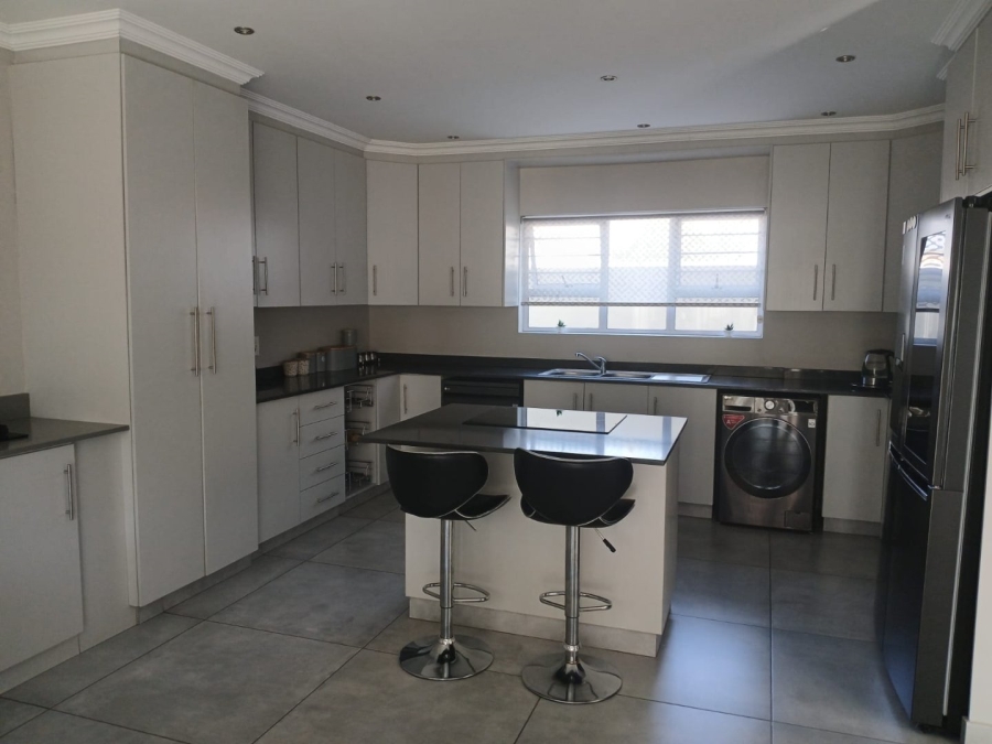 3 Bedroom Property for Sale in Edenvale Central Gauteng