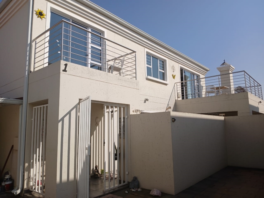 3 Bedroom Property for Sale in Edenvale Central Gauteng