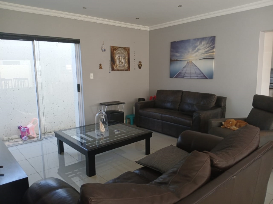 3 Bedroom Property for Sale in Edenvale Central Gauteng