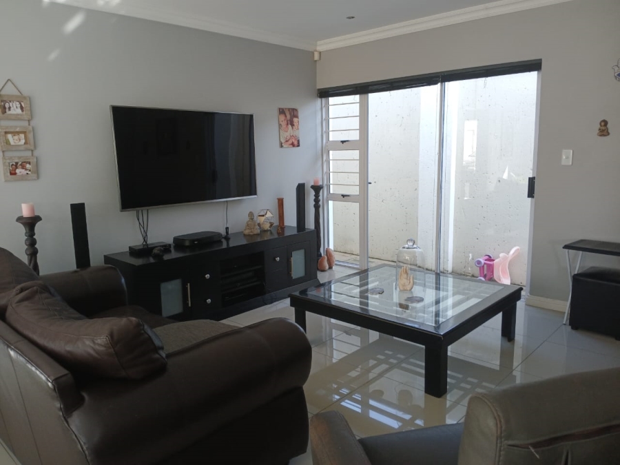 3 Bedroom Property for Sale in Edenvale Central Gauteng