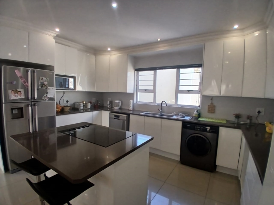3 Bedroom Property for Sale in Edenvale Central Gauteng
