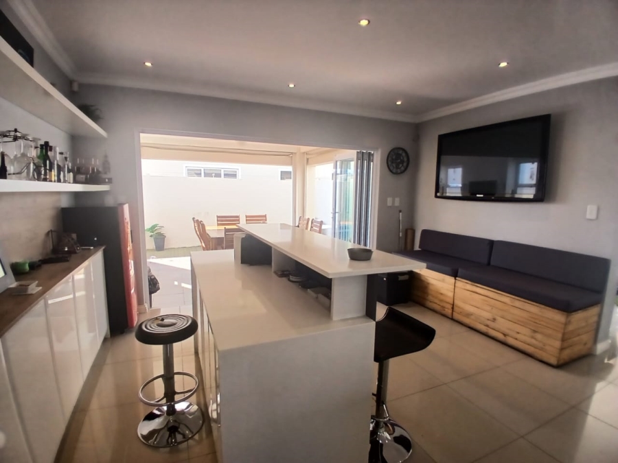 3 Bedroom Property for Sale in Edenvale Central Gauteng