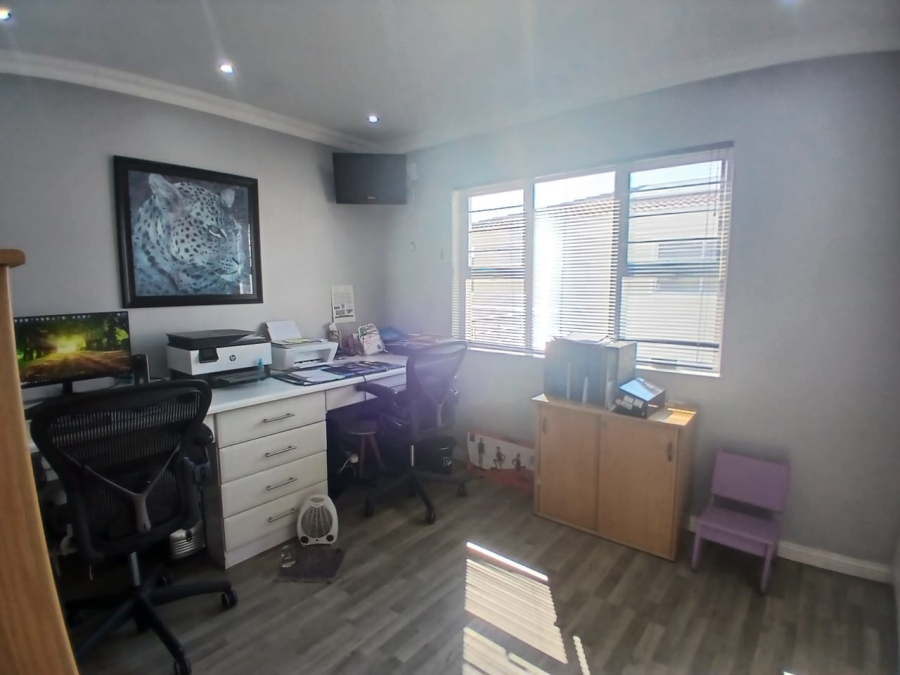 3 Bedroom Property for Sale in Edenvale Central Gauteng