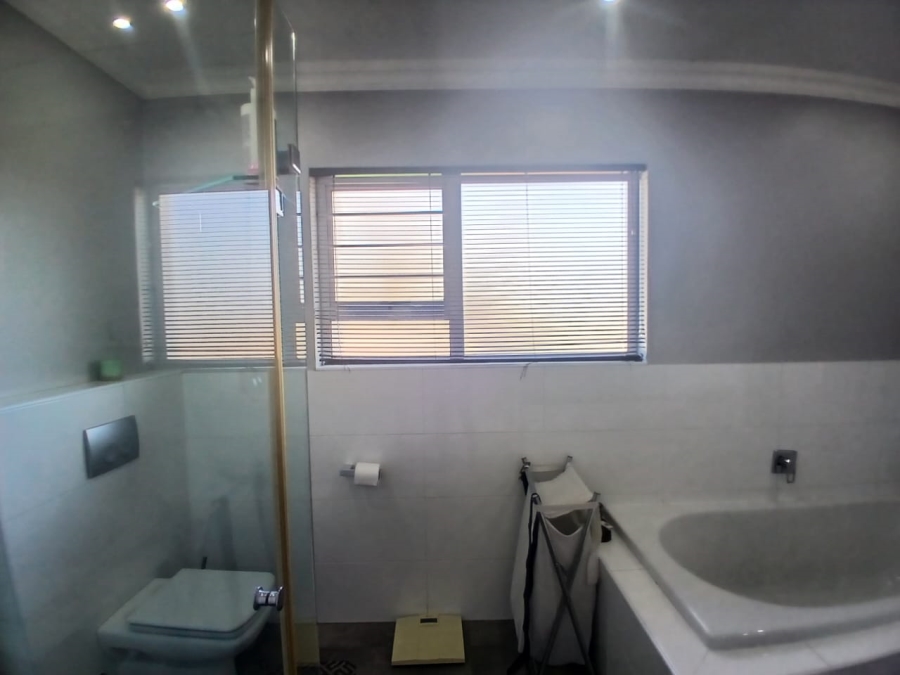 3 Bedroom Property for Sale in Edenvale Central Gauteng