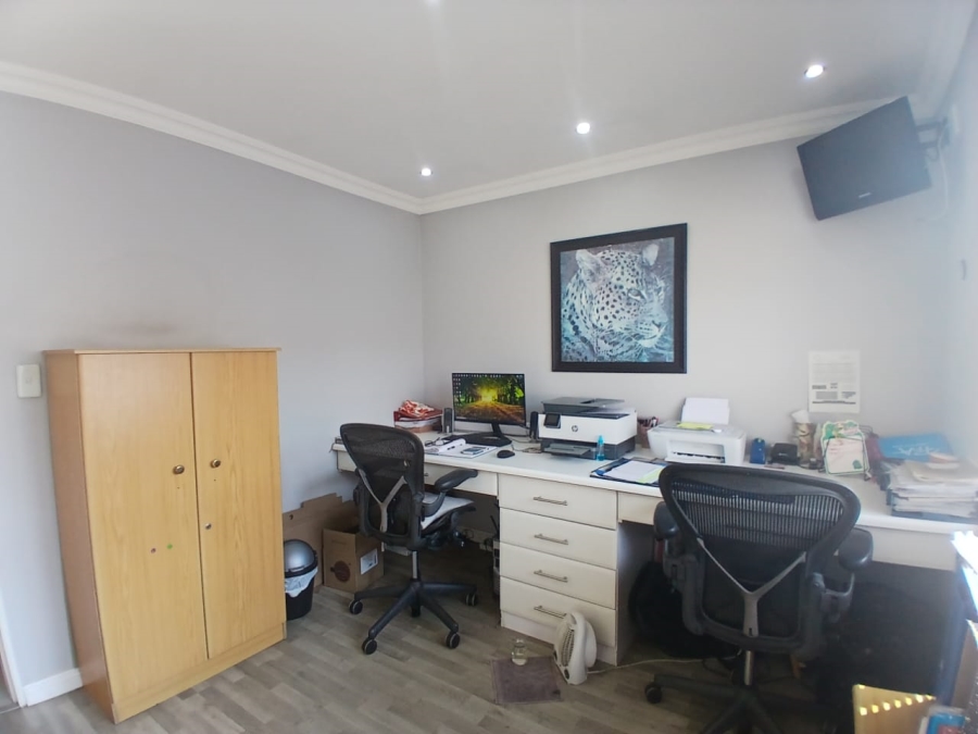 3 Bedroom Property for Sale in Edenvale Central Gauteng