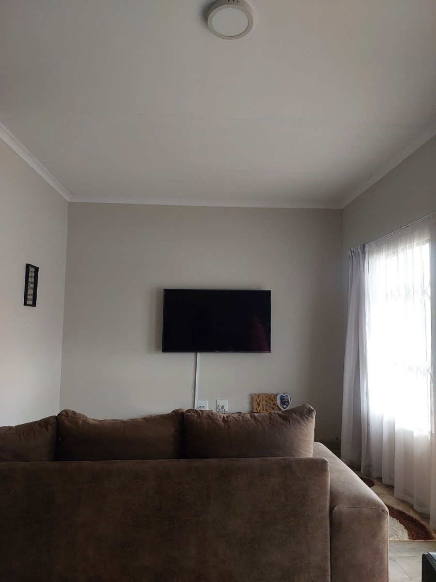2 Bedroom Property for Sale in The Orchards Gauteng