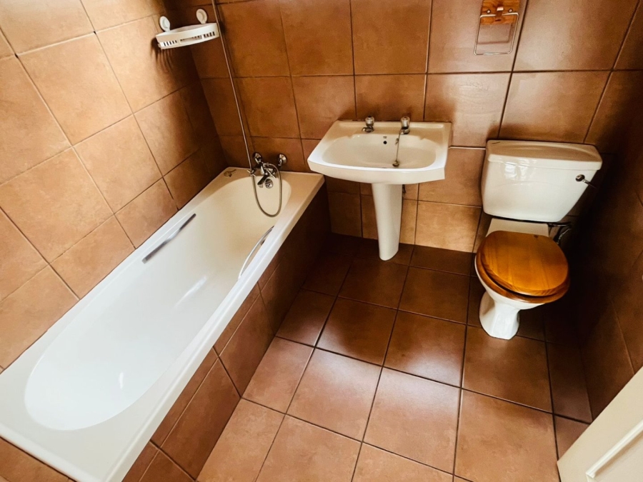 3 Bedroom Property for Sale in Strubensvallei Gauteng