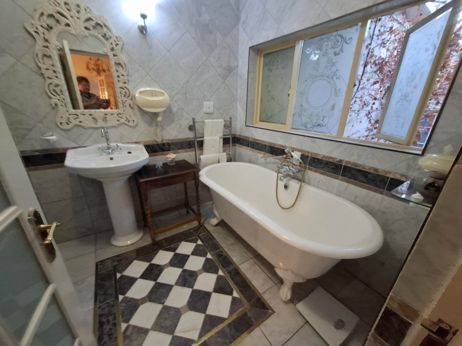 8 Bedroom Property for Sale in Muckleneuk Gauteng