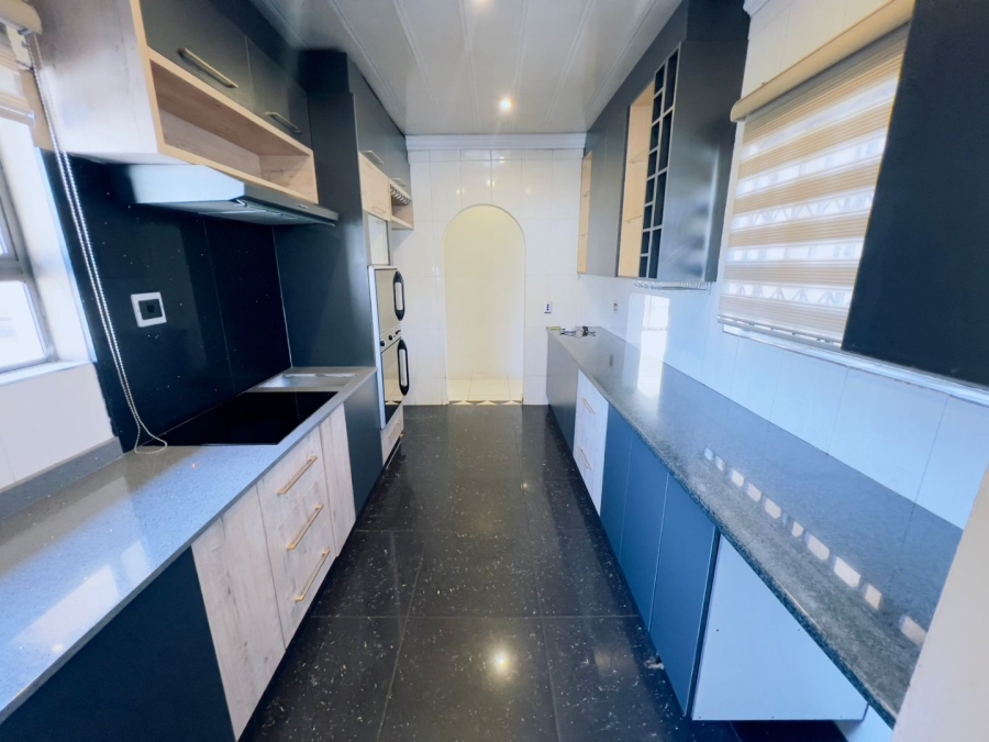 To Let 4 Bedroom Property for Rent in Alberante Gauteng