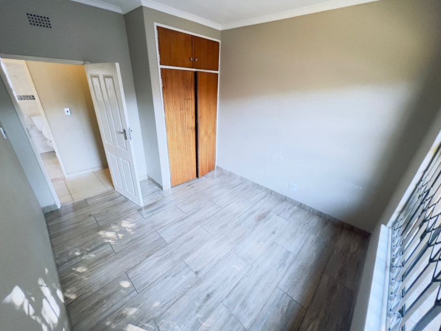 To Let 4 Bedroom Property for Rent in Alberante Gauteng