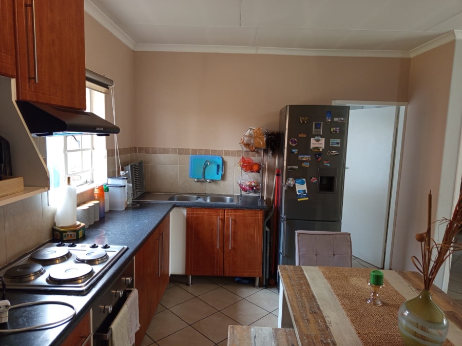 3 Bedroom Property for Sale in Erand Gardens Gauteng
