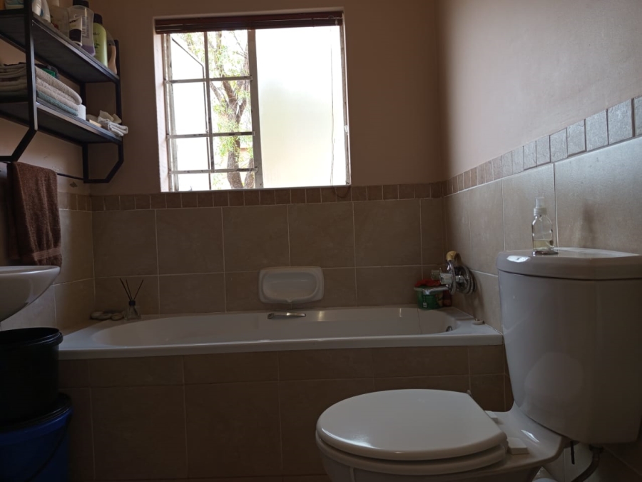 3 Bedroom Property for Sale in Erand Gardens Gauteng