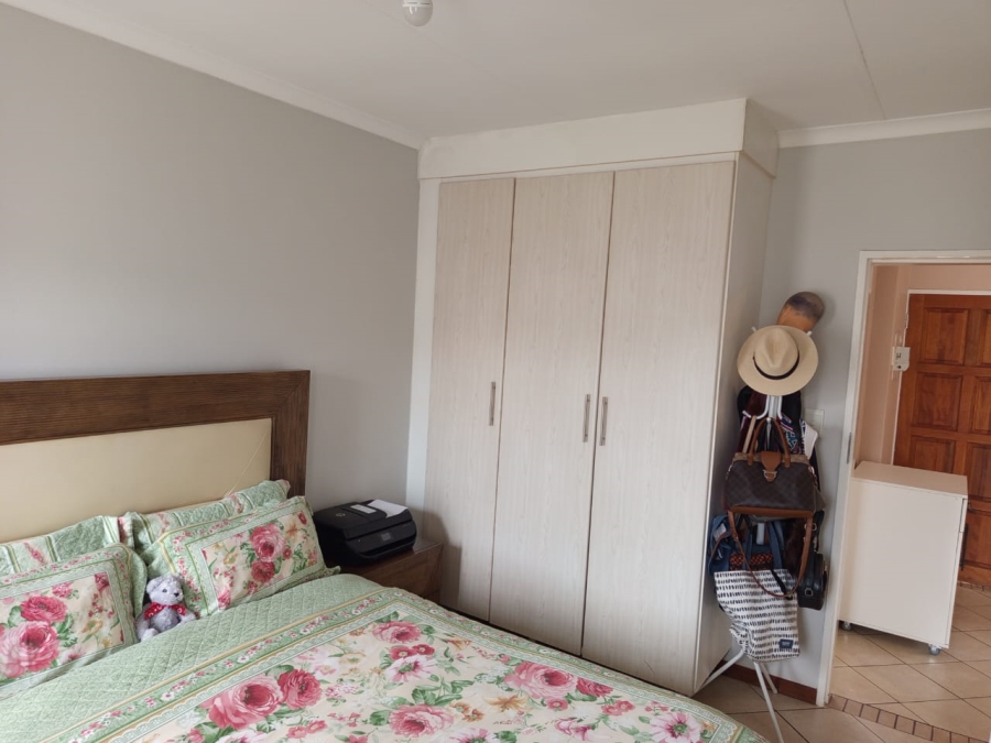 3 Bedroom Property for Sale in Erand Gardens Gauteng