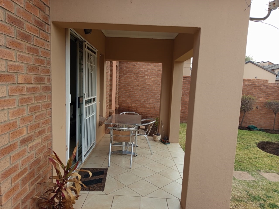 3 Bedroom Property for Sale in Erand Gardens Gauteng