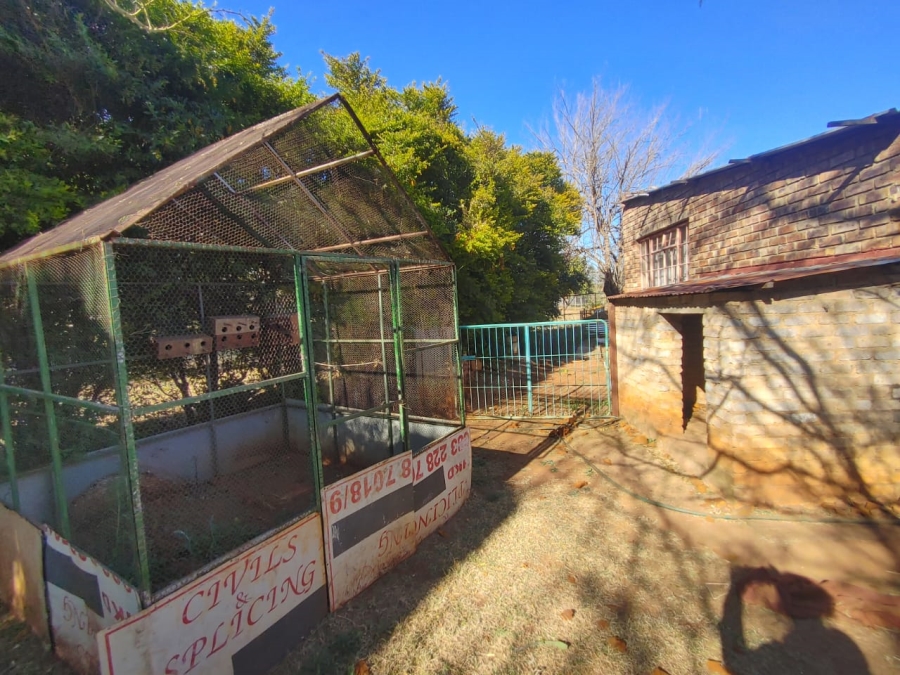 6 Bedroom Property for Sale in Derdepoort Gauteng