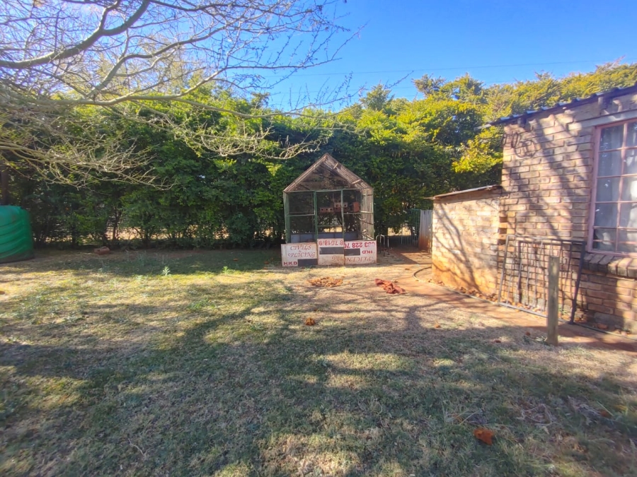6 Bedroom Property for Sale in Derdepoort Gauteng