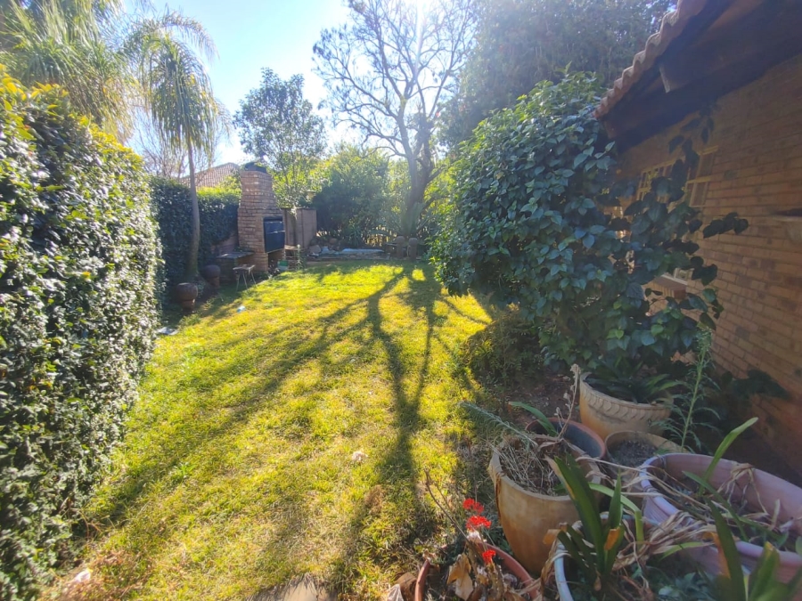 6 Bedroom Property for Sale in Derdepoort Gauteng