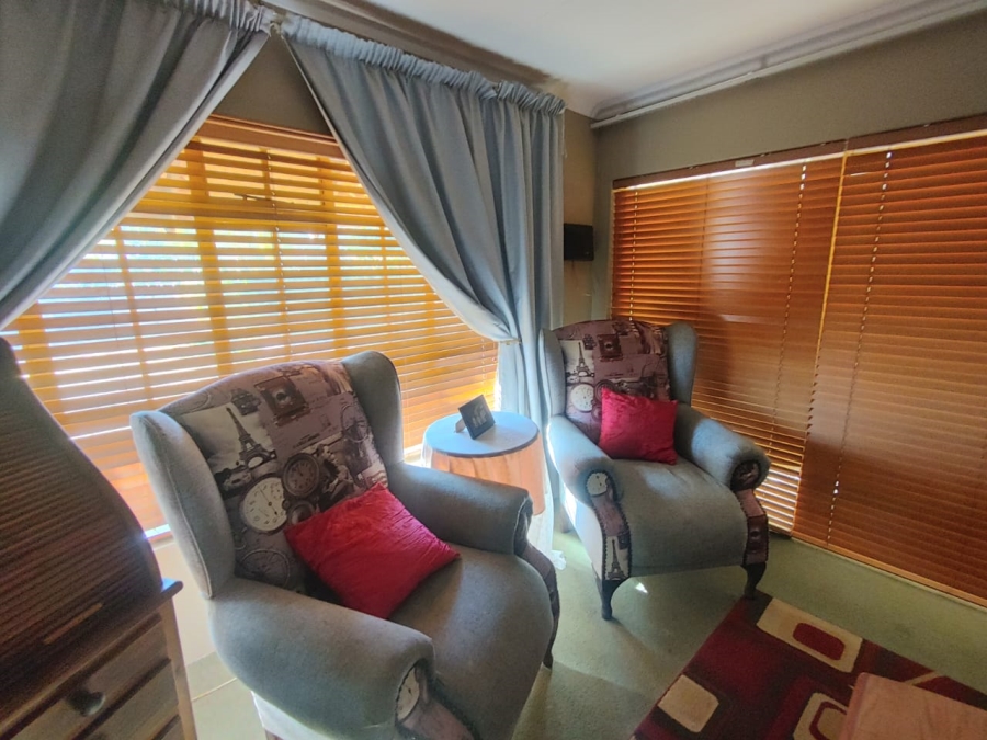 6 Bedroom Property for Sale in Derdepoort Gauteng